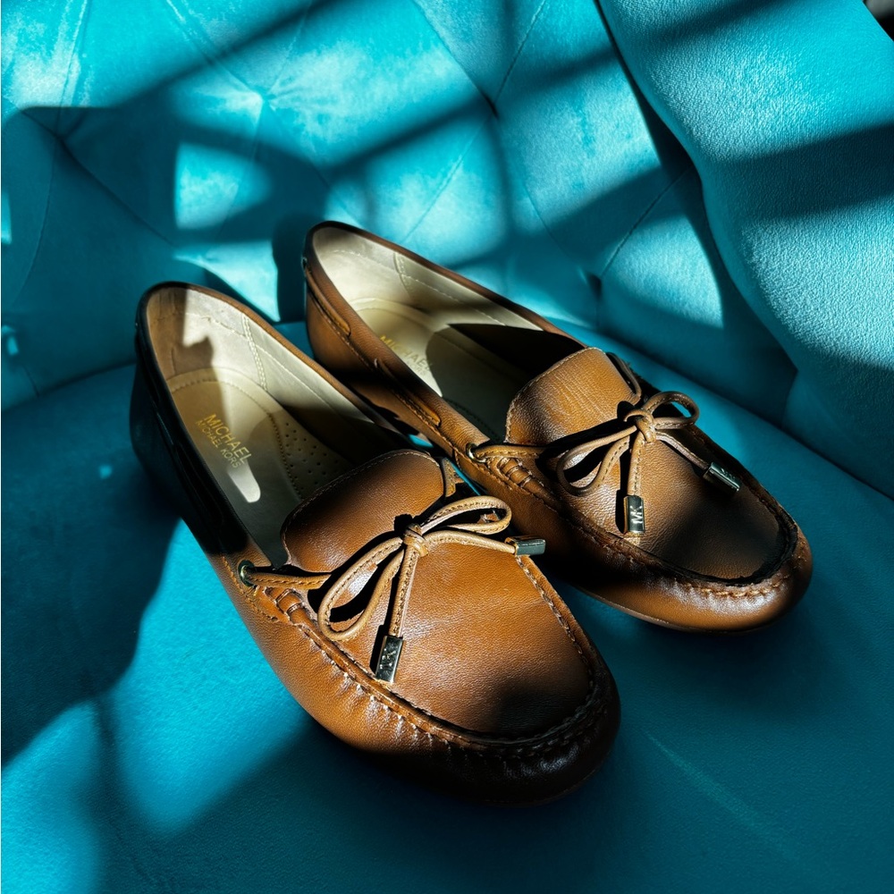 Michael Kors Brown Leather Loafers with Bow Accent Women’s Size 6
